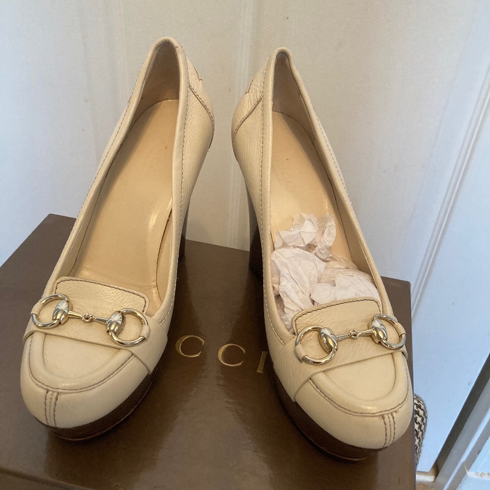 Gucci platform wedge 37.5. Size 7+